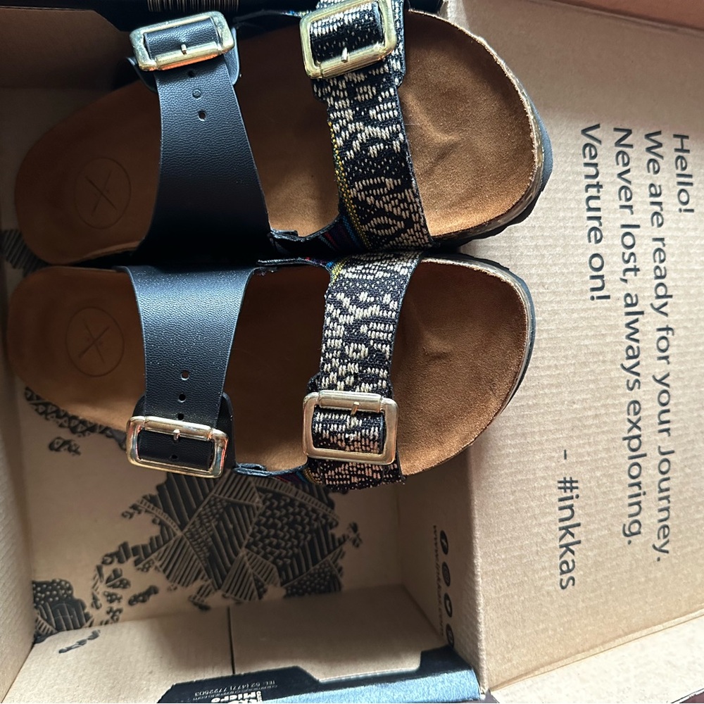 Black, White, Color Print Buckle Inkkas Sandals - Picture 4 of 5